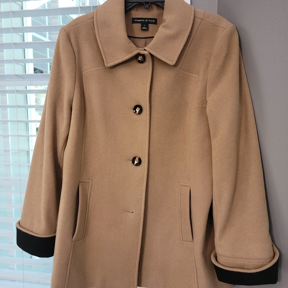 Coat - Picture 1 of 5